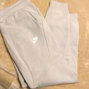 Nike Tech Fleece Joggers (Light Bone)